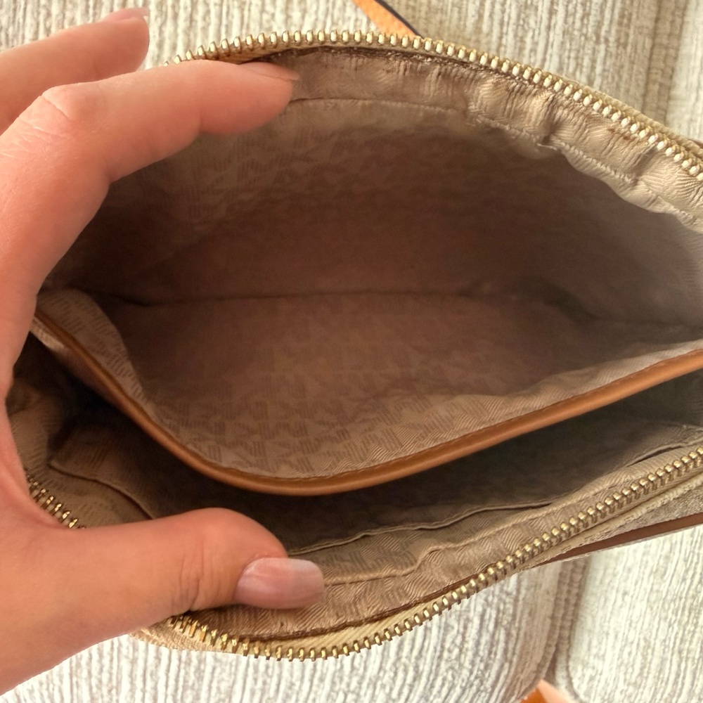 Michael Kors Signature Crossbody Bag - Picture 7 of 8